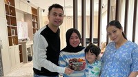 Shela Lala atau yang akrab disapa Mbak Lala dikenal sebagai pengasuh Rafathar. Ia sudah bertahun-tahun bekerja di rumah Raffi Ahmad dan Nagita Slavina. Foto: Instagram @shela_lala96