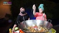 Maka tak heran jika Mbak Lala memiliki hubungan yang spesial dengan RANS. Bahkan ia kerap diajak liburan sambil kulineran seru Foto: Instagram @shela_lala96