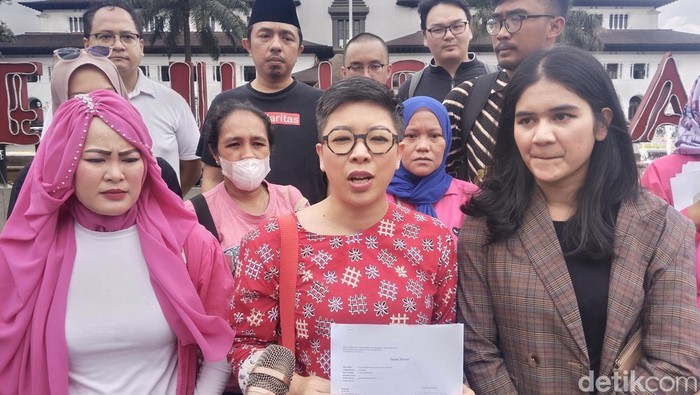 Ortu SDN Pocin 1 menyampaikan gugatan administratif ke Gubernur Jawa Barat dan menuntut rencana penggusuran dibatalkan.