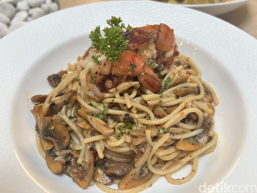 Pasta by The Park, tempat makan pasta 'hidden gem' di Blok M. Lokasinya ada di kawasan Taman Literasi Martha Tiahahu.