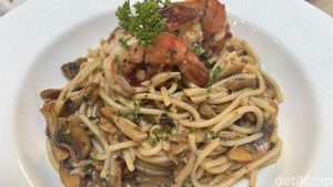 Pasta by The Park: Gurih Pedas Spaghetti Aglio Olio di Taman Literasi Blok M