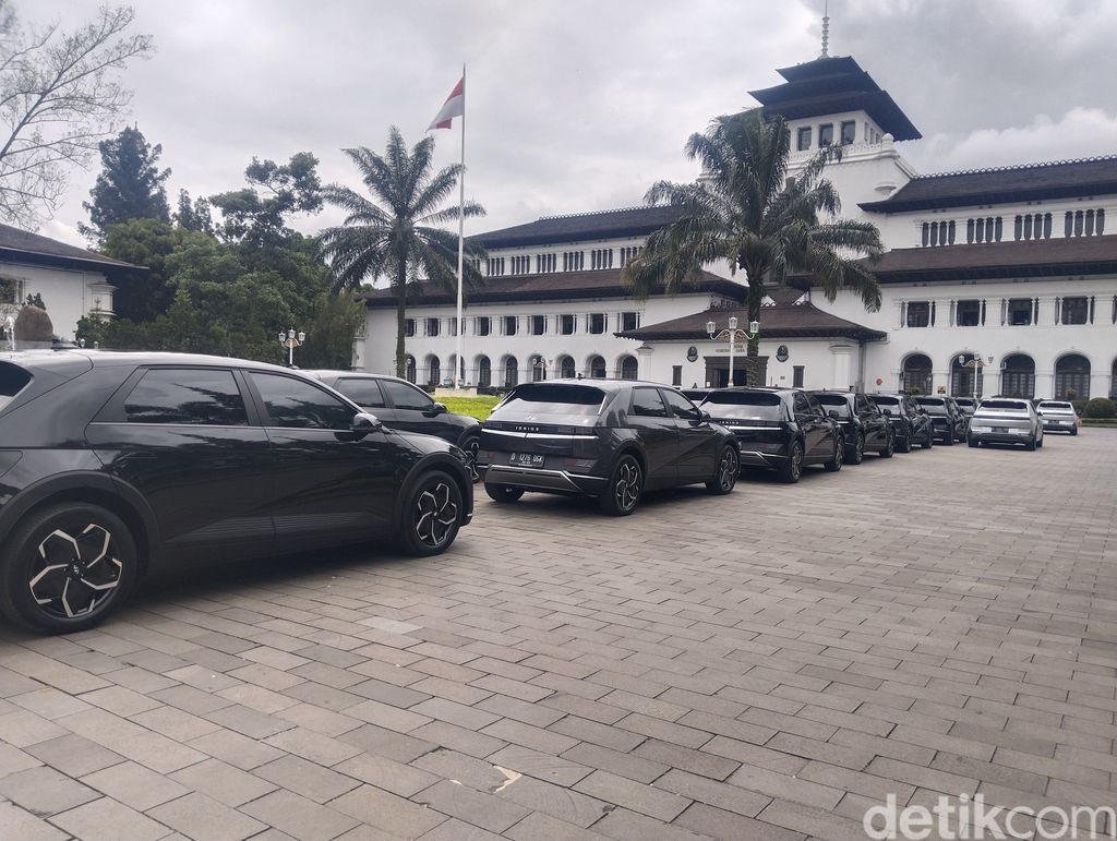 Pemprov sewa 22 mobil listrik untuk kendaraan dinas.