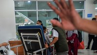 Kebakaran di Gedung RSUD Bandung Kiwari terjadi pada hari Rabu sekitar pukul 07.00 WIB hingga pukul 08.00 WIB. Kebakaran diduga akibat oleh mesin sterilisasi udara yang terlalu panas.