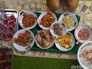 Mengenal Saprahan, Tradisi Kebersamaan dalam Masyarakat Melayu Sambas