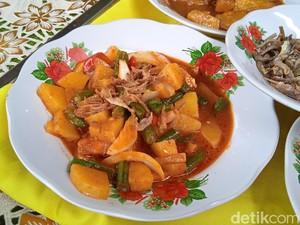 5 Fakta Saprahan, Tradisi Makan Bersama Khas Kalimantan yang Dilupakan