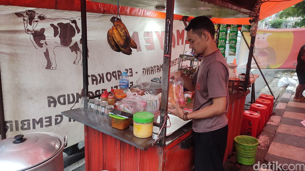 Potret warung Adem Ayem di Jalan KH Ahmad Dahlan, Semarang, Rabu (1/2/2023).