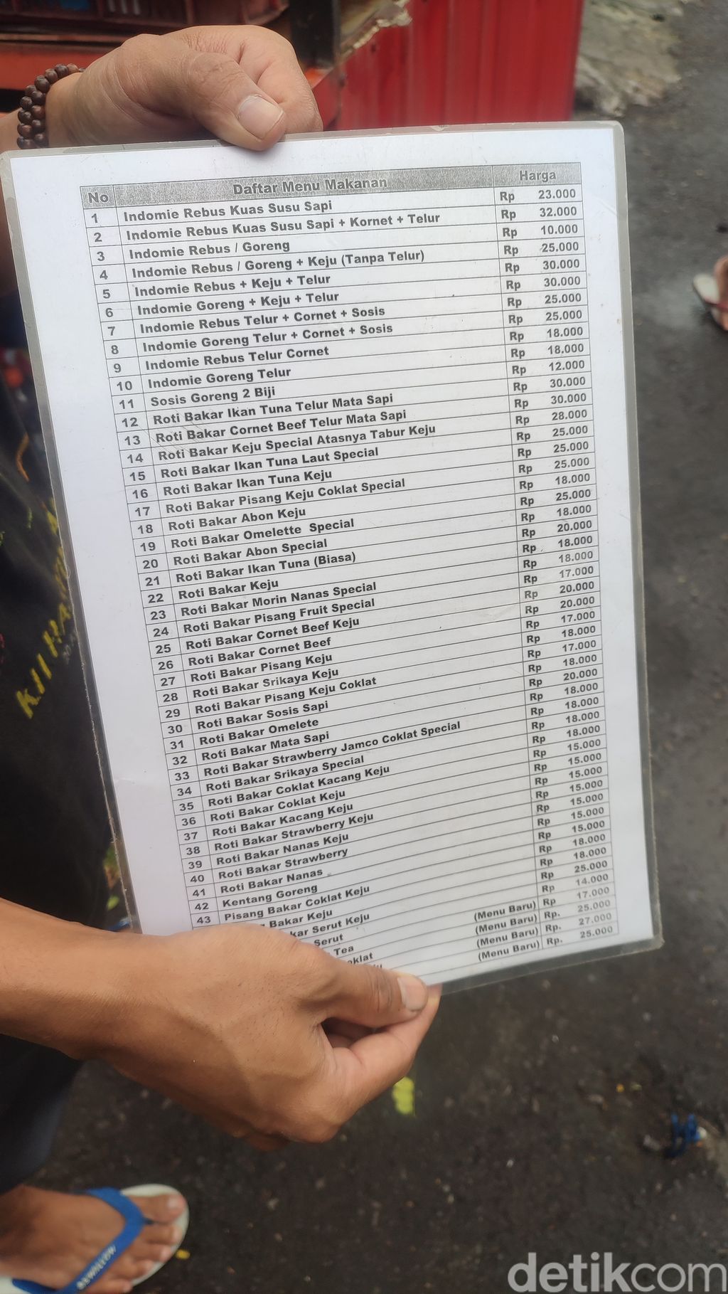 Potret warung Adem Ayem di Jalan KH Ahmad Dahlan, Semarang, Rabu (1/2/2023).