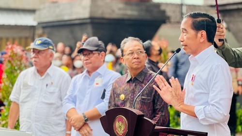 Presiden Joko Widodo meresmikan Pasar Seni Sukawati yang berlokasi di Kabupaten Gianyar, Bali, Rabu (1/2/2023).  (Foto: Laily Rachev - Biro Pers Sekretariat Presiden)