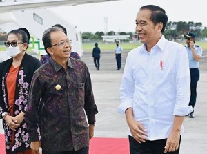 Beragam Cara Menyambut Jokowi di Bali