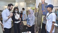 Angka penjualan Rp 150 juta itu menjadi salah satu capaian tertinggi yang dicapai UMKM asal Gresik tersebut, jauh melampaui rata-rata omzet yang biasanya mereka raup dalam pameran di Jawa Tengah dan Jawa Timur yang hanya berkisar Rp 10 juta- Rp 20 juta.