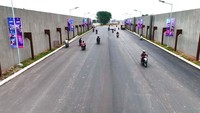 Perkembangan infrastruktur yang makin masif membuat Cikarang punya aksesibilitas dan fasilitas yang harus terus berkembang. Ditambah lagi akan segera beroperasinya kereta cepat Bandung-Jakarta dan Surabaya-Jakarta, Double Track Commuter Line, MRT Cikarang-Balaraja Tangerang, ruas-ruas tol baru hingga proyek strategis lainnya semakin mempermudah mobilisasi di kawasan Cinity ini.