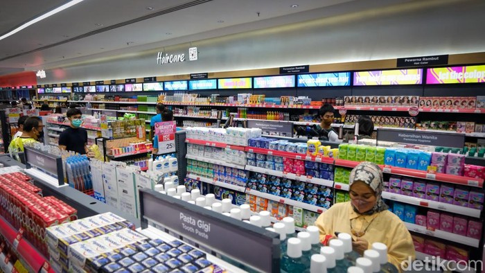 Relaunching Gerai di PIM 2, Watsons Hadirkan Konsep Baru Watsons meluncurkan kembali atau relaunching gerainya di Pondok Indah Mall (PIM) 2, Jakarta. Watsons menghadirkan konsep baru di gerainya.
