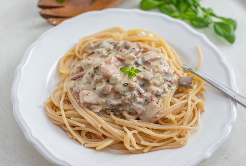 Respe Spaghetti Saus Ayam dan Jamur