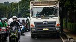 Sabar Gaes, Truk Mogok Bikin Lalin Ciputat-Pasar Jumat Macet