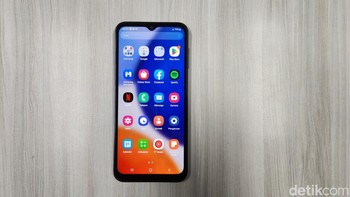 Layarnya Samsung A14 5G dibuat lapang dengan ukuran 6,6 inch Full HD+ dan sudah mendukung refresh rate 90Hz./ Foto: Adi Fida Rahman/detikINET