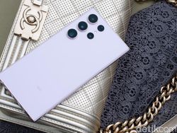 Menggenggam Samsung Galaxy S23 Ultra Harga Rp 20 Juta