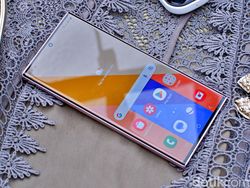 Menggenggam Samsung Galaxy S23 Ultra Harga Rp 20 Juta