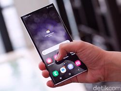 Menggenggam Samsung Galaxy S23 Ultra Harga Rp 20 Juta