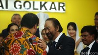 Surya Paloh mengatakan sampai saat ini NasDem masih bahagia di bawah pemerintahan Jokowi-Maruf Amin. Surya Paloh menyampaikan akan mendukung Pemerintahan Jokowi sampai akhir masa jabatan.
