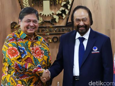 Senyum Cerah Airlangga-Surya Paloh di Rabu Pon