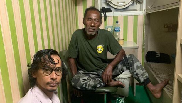 Sunardi (59) setelah diselamatkan dari laut. (Foto: Istimewa)