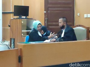 Histerisnya Terdakwa Susur Sungai Ciamis Dituntut 5 Tahun Penjara