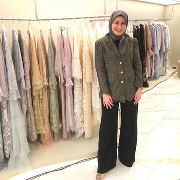 Trisha Chas pemilik brand ready to wear Zeta Prive, Zeta Bags dan Zeta Scarves