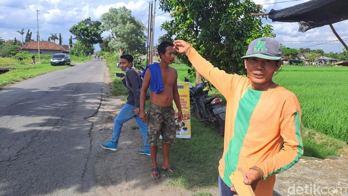 Warga dapat duit dari Gos A