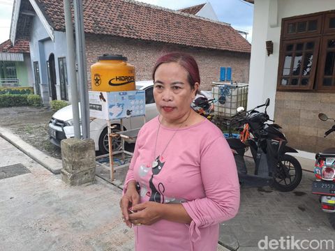 Warga Desa Watudakon, Jombang yang mengaku dapat uang hasil berebut dari Gos A alias Gus Hadi