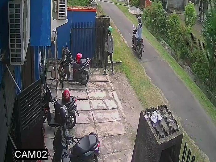 Aksi pencurian di Kantor Ombudsman Sumut (Tangkapan layar CCTV)