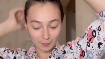 7 Potret Cantiknya Asmirandah Tampil Polos Tanpa Makeup & Pakai Baju Tidur