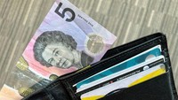 Melalui desain tersebut, pemerintah Australia hendak mendedikasikan dan melestarikan sejarah budaya pribumi Australia yang merupakan beradaban tertua di dunia. (Mladen Antonov/AFP via Getty Images)    