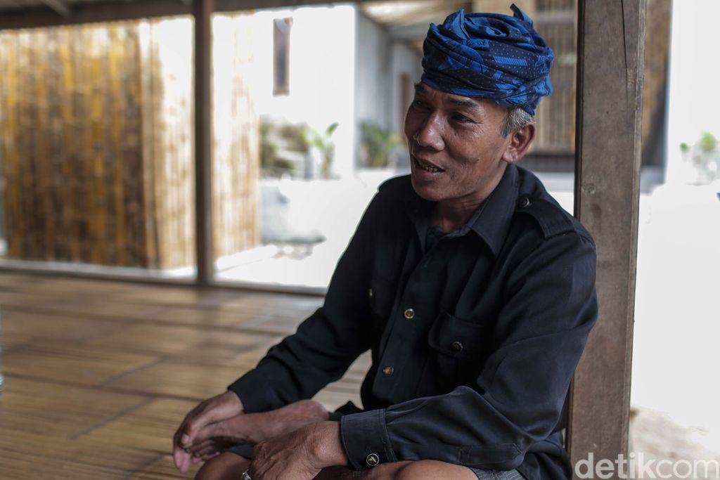 Kepala Desa Kanekes Saija, Baduy Luar