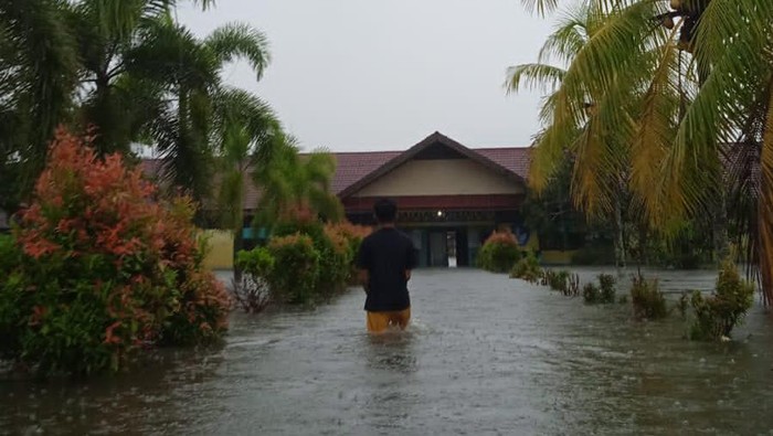 Banjir di Kabupaten Sambas, Kalimantan Barat.