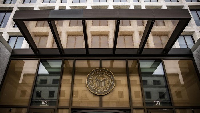 Bank Sentral AS The Fed Naikkan Suku Bunga Sebesar 0,25% Bank Sentral Amerika Serikat (AS) The Federal Reserve pada hari Rabu kembali menaikkan suku bunga acuannya. Kenaikan suku bunga dilakukan sebesar 0,25%.