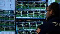 Para pejabat bank sentral mengatakan mereka akan menentukan sejauh mana kenaikan suku bunga di masa depan berdasarkan faktor-faktor. Mulai dari dampak kenaikan suku bunga, perlambatan ekonomi di mana kebijakan berdampak, dan perkembangan kondisi keuangan dan ekonomi. Getty Images/ANGELA WEISS