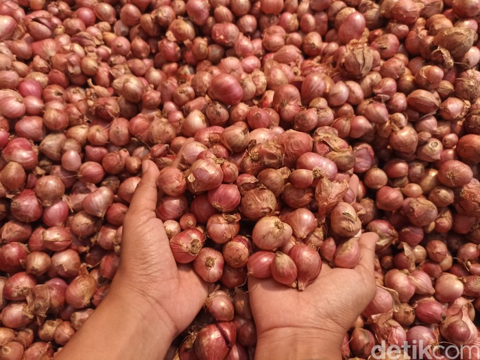 Bawang merah di Pasar Legi Kota Blitar