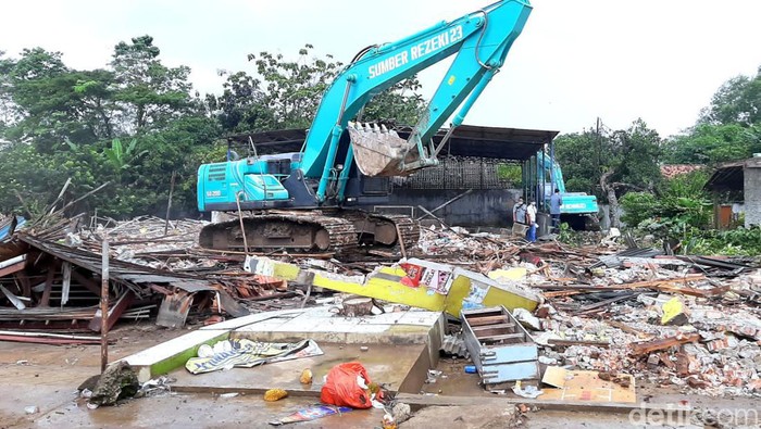 Eksekusi lahan Tol Japek II di Kampung Citaman, Desa Bungursari, Pangkalan, Kabupaten Karawang.