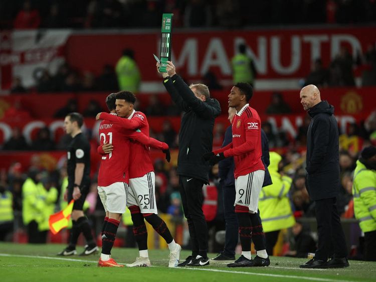 Fans MU Girang Lihat Ekspresi Sancho di Samping Ten Hag