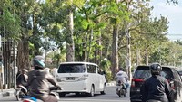 Keberadaan kabel listrik dan telepon membuat estetika kota menjadi kurang terlihat. (Nizar Aldi/detikSumut)