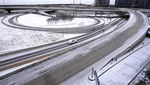 Potret Jalanan di Texas Memutih Akibat Salju