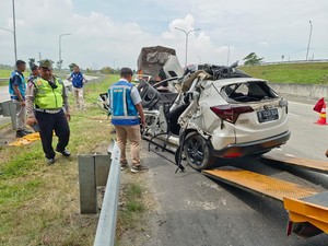 Honda HR-V Ringsek Usai Tabrak Truk Tronton di Tol Tebing Tinggi, Ini Pelajaran Pentingnya
