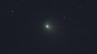 Komet hijau bernama Comet C/2022 E3 (ZTF) kembali mendekati Bumi pada Rabu (1/2/2023) setelah 50.000 tahun berselang. (Reuters/Alkis Konstantinidis)  