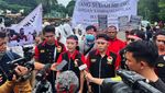 Korban Indosurya Gelar Demo di Patung Kuda