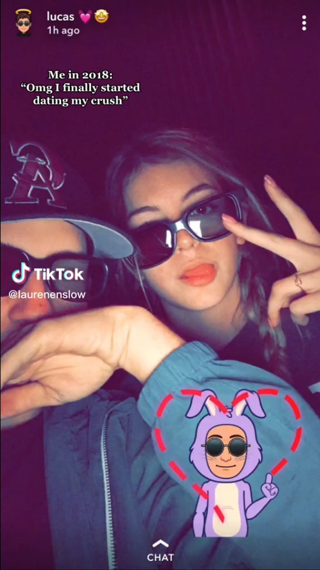 Lauren semakin kesal dengan Lucas ketika pria itu membuat teman-teman yang lain memanggilnya Linda. Mereka hanya memanggilku Linda. Mereka pikir itu lucu. Lucas sering merekamku dan mengunggahnya di Snapchat tanpa aku tahu. Ketika itu aku sangat membencinya. Aku tidak ingin bersama dia, tuturnya. Foto: TikTok Lauren Enslow