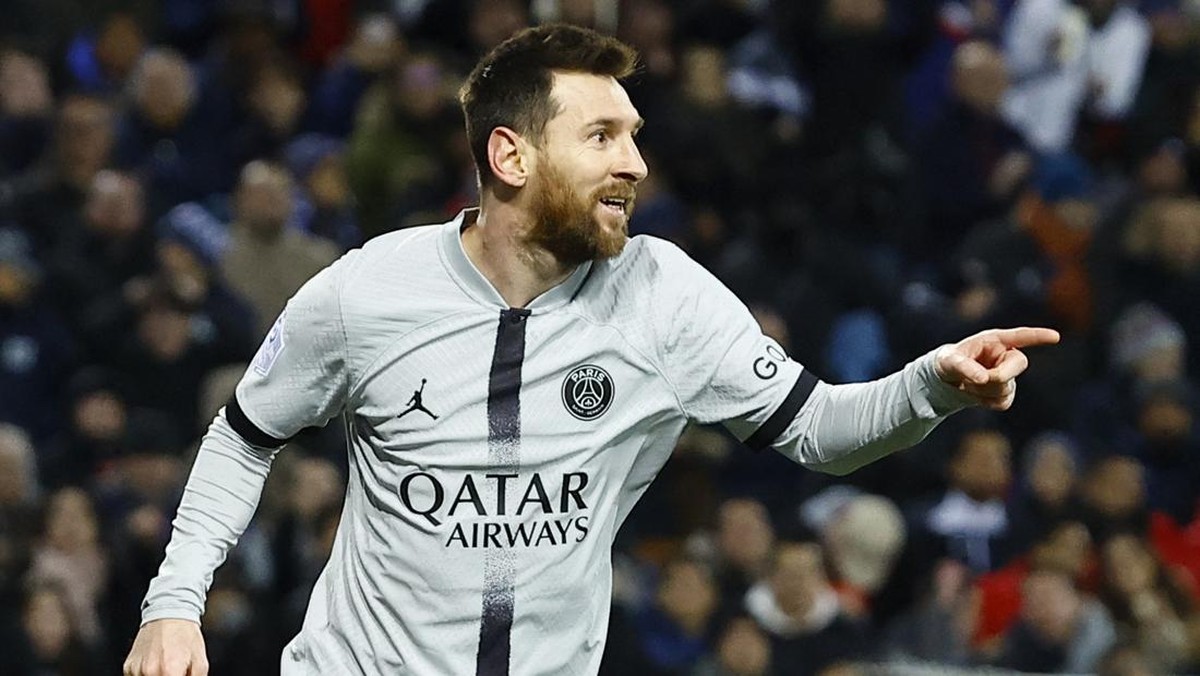 Lionel Messi cetak gol di laga Montpellier vs PSG. (Foto: REUTERS/ERIC GAILLARD)
