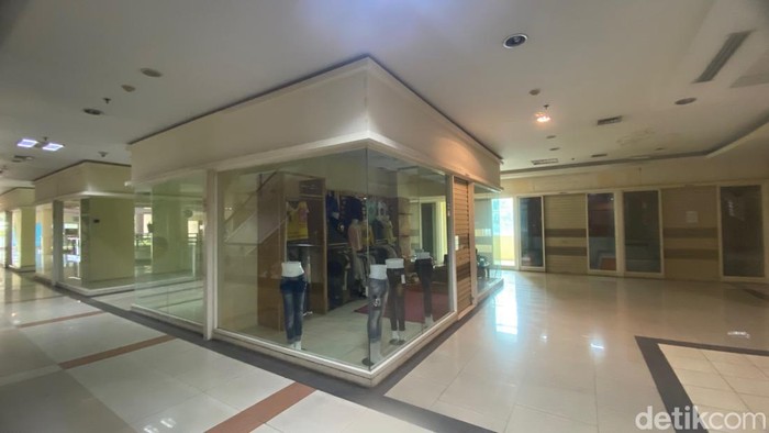 Lucky Square, Kota Bandung.