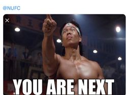 Meme Fans MU Girang Mau Buka Puasa Gelar