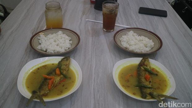 Mangut bandeng panggang khas Pati. Foto diunggah Kamis (2/2/2023).