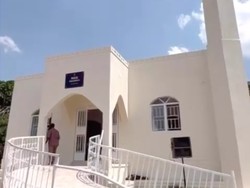 8 Foto Megahnya Masjid Ivan Gunawan di Uganda yang Baru Diresmikan